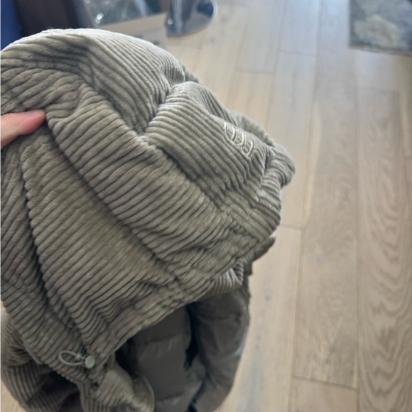 ARITZIA SUPERPUFF CORDUROY CUSHCORD SHORTY JACKET - Picture 12 of 16